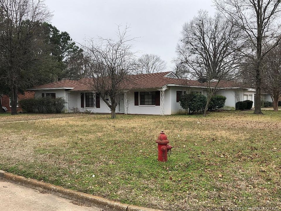 2nd image of 1955 W Elm St