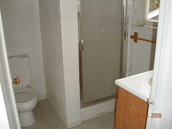 3rd image of 2411 26th St APT 6