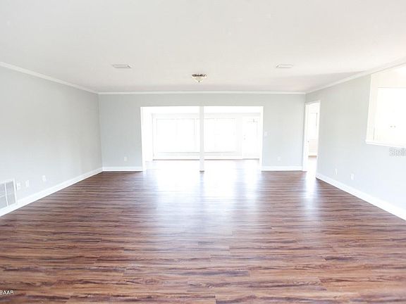 3rd image of 1479 E Hancock Dr