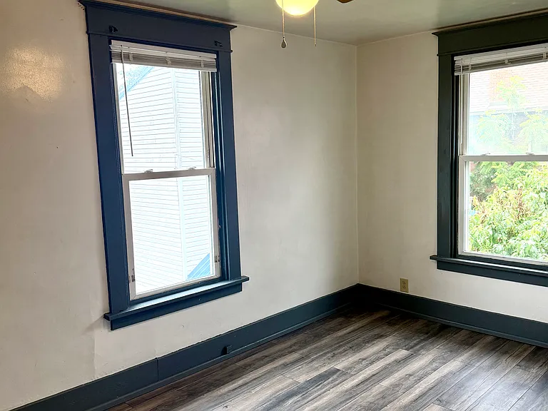 565 W Brady St #1/2 — Photo 11