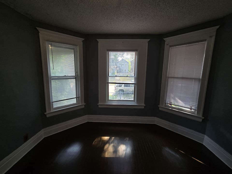 1st image of 1427 S 10th St