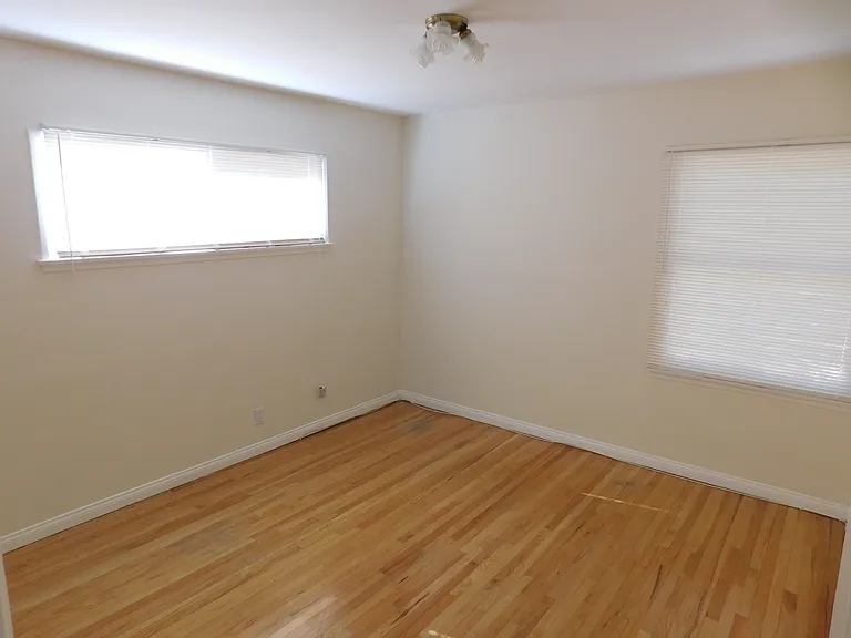 11009 Danube Ave — Photo 9