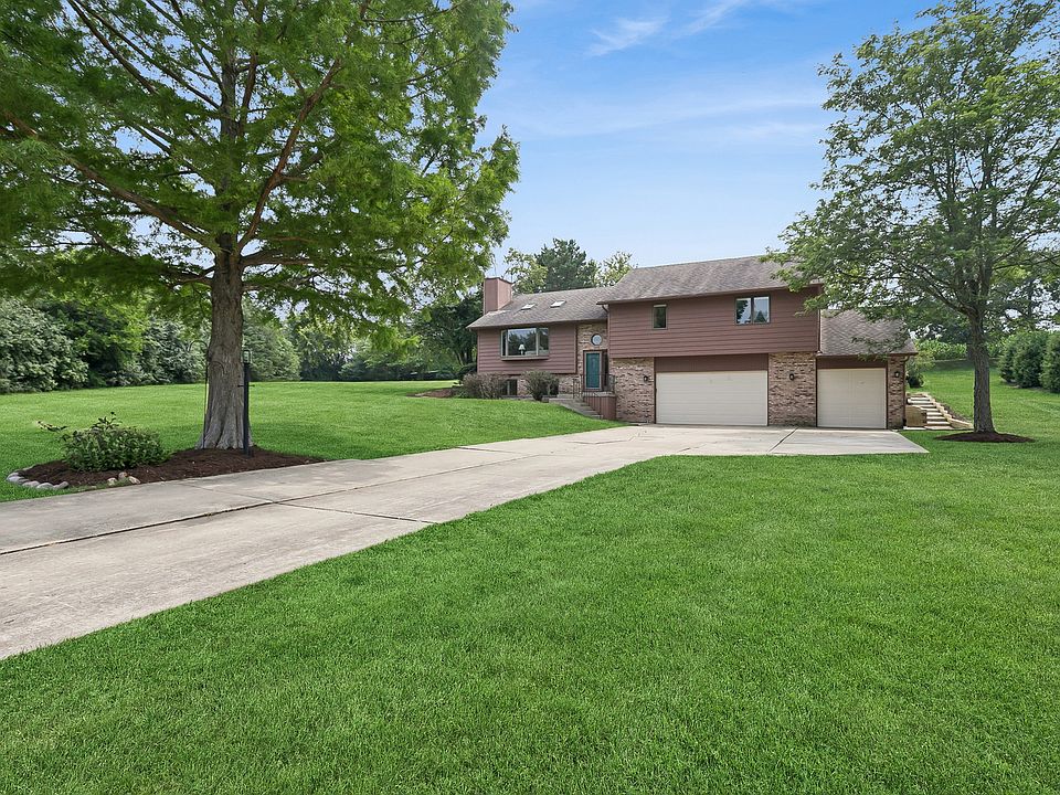 1st image of 805 Amber Ln