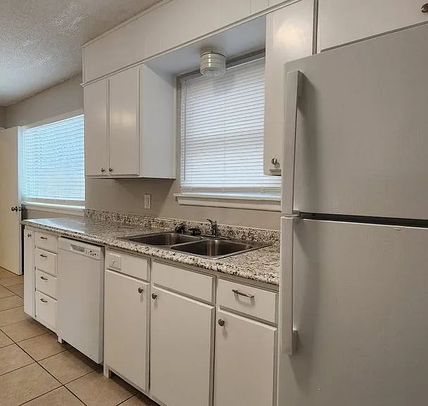4530 Marshall St — Photo 6