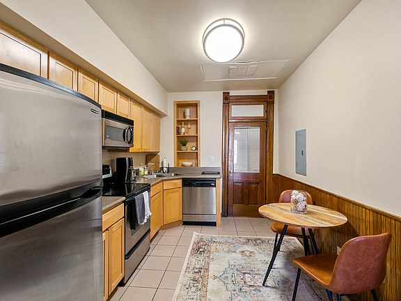 2nd image of 410 W 12th Ave