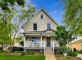 718 N Vail Ave, Arlington Heights, IL 60004