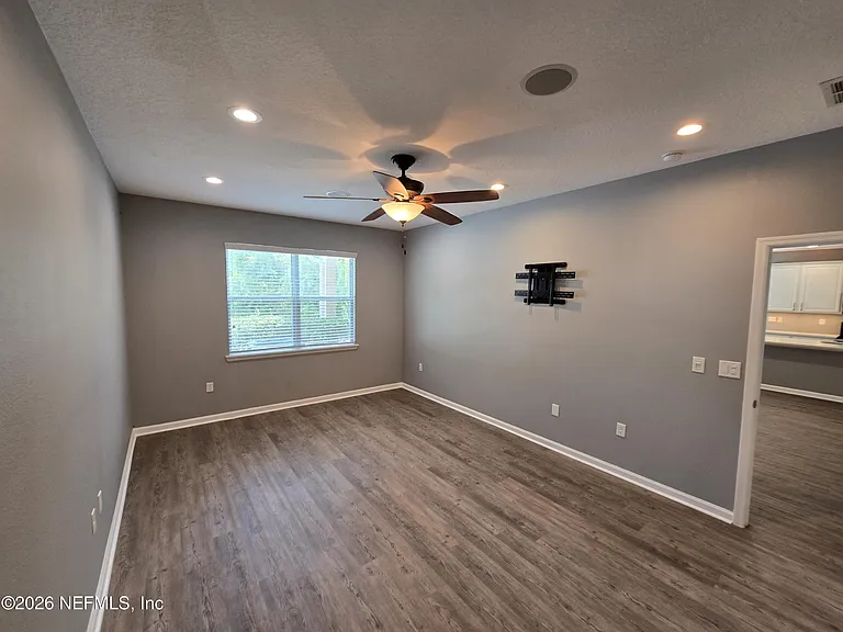 180 Thornloe Dr — Photo 17