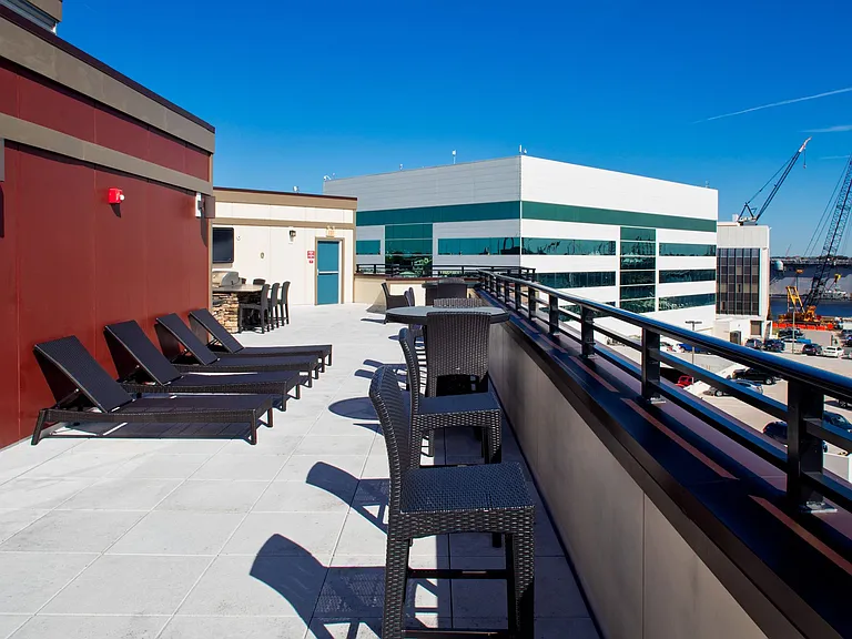 Harbor Vista at Crawford Street — Photo 14
