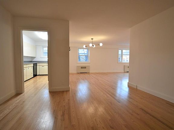 3rd image of 131 Sewall Ave #0