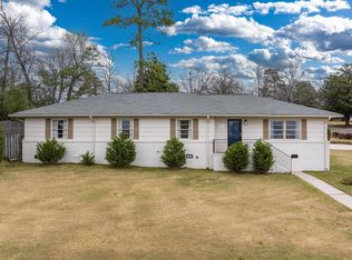 2112 Ridgeview Dr, Vestavia Hills, AL 35216