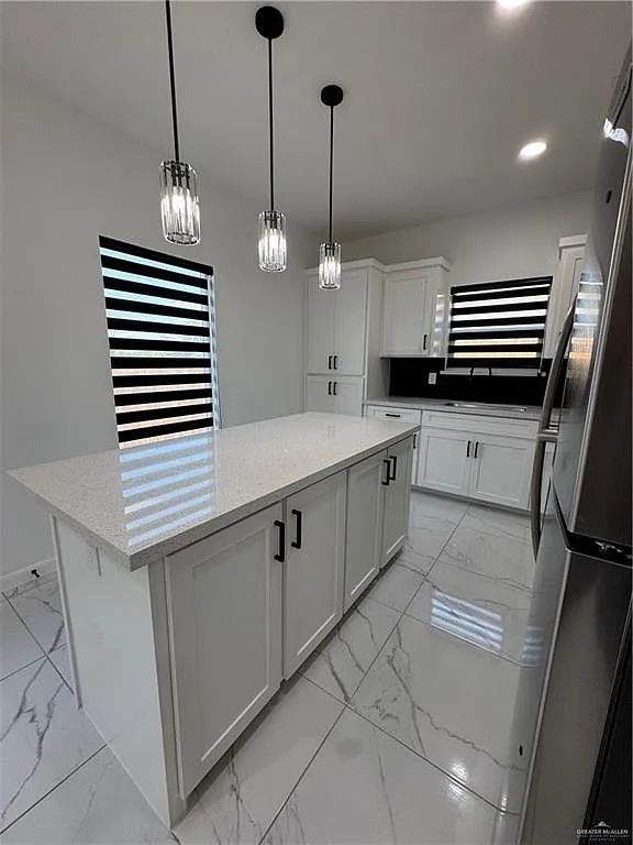 3 bed, 2.0 bath, 1050 sqft, $1,300 — Photo 4