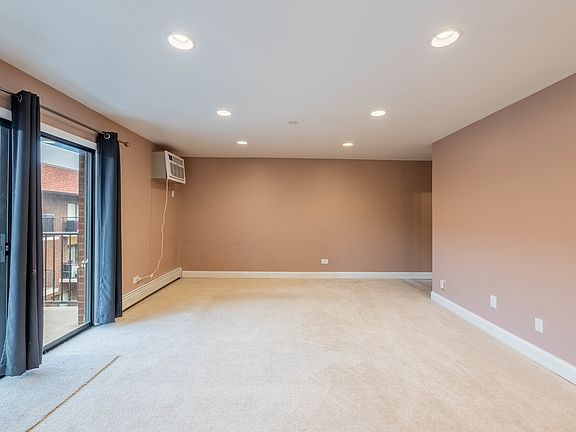 5th image of 9520 Mayfield Ave #311