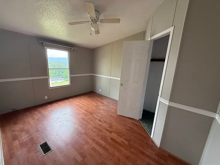 125 Middle Ave #40 — Photo 20