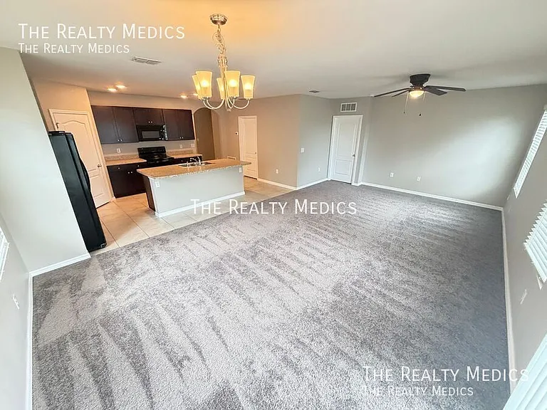 2915 Gibraltar Blvd — Photo 5