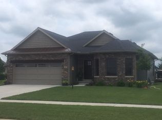 840 Kingwood Dr, El Paso, IL 61738