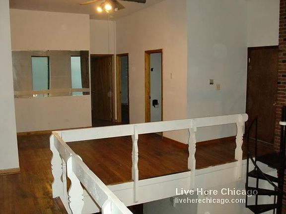 3rd image of 870 W Lill Ave