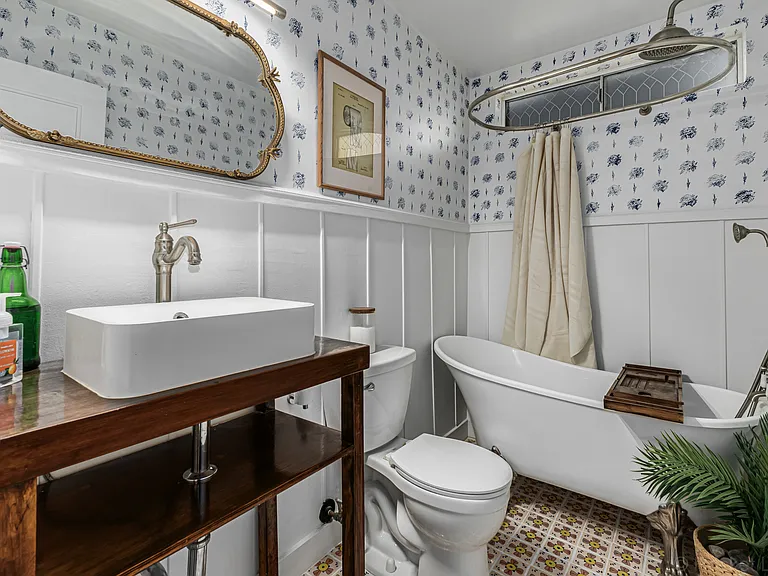 2200 N Los Altos Dr — Photo 22