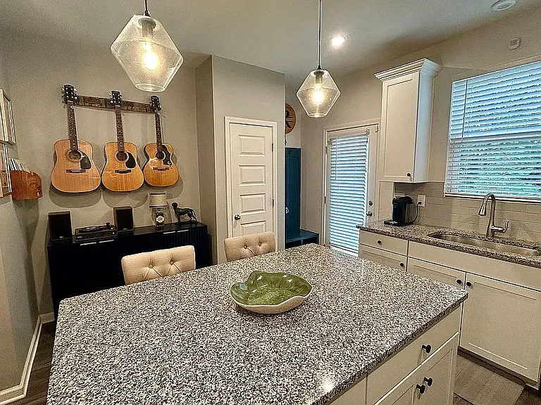 1227 Hope Village Way — Photo 3
