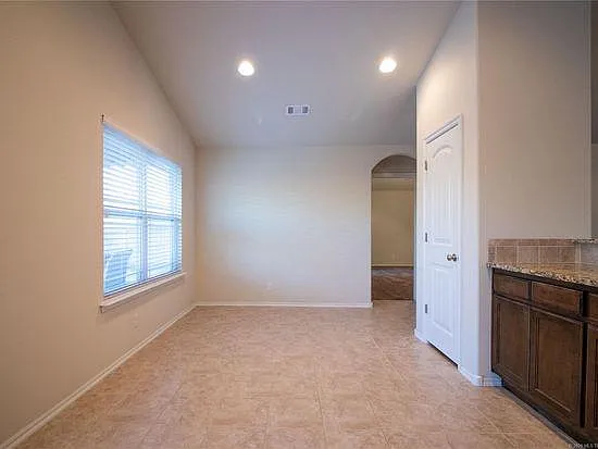 10427 S James St — Photo 18