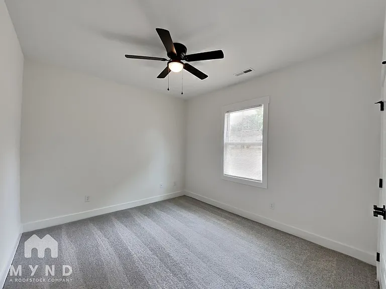 420 E Cedar Ave — Photo 15