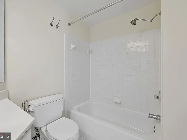 1625 International Dr #316 — Photo 30