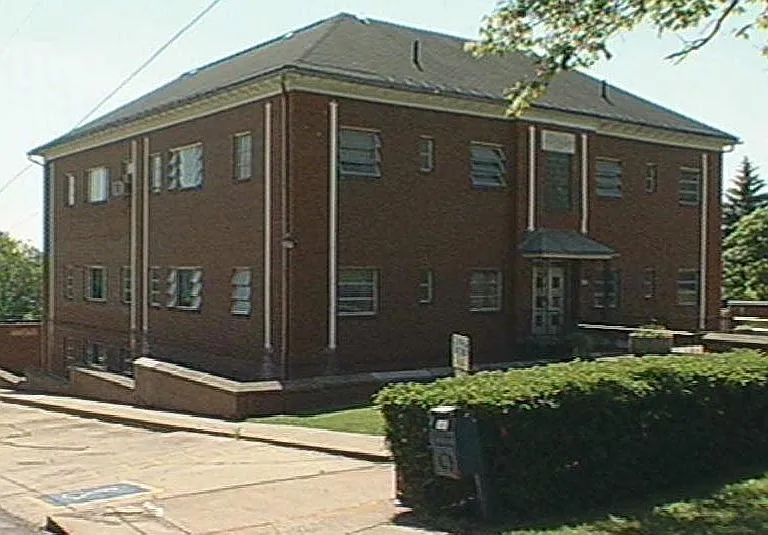 1303 Bedford Rd — Photo 1