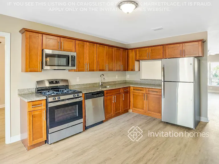 6070 Lambeth Cir — Photo 11