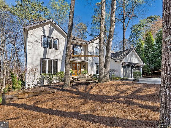 2nd image of 2270 Roxburgh Dr