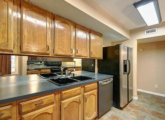 4th image of 4032 Manzinita St