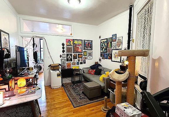 2nd image of 153 Norfolk St APT 3H