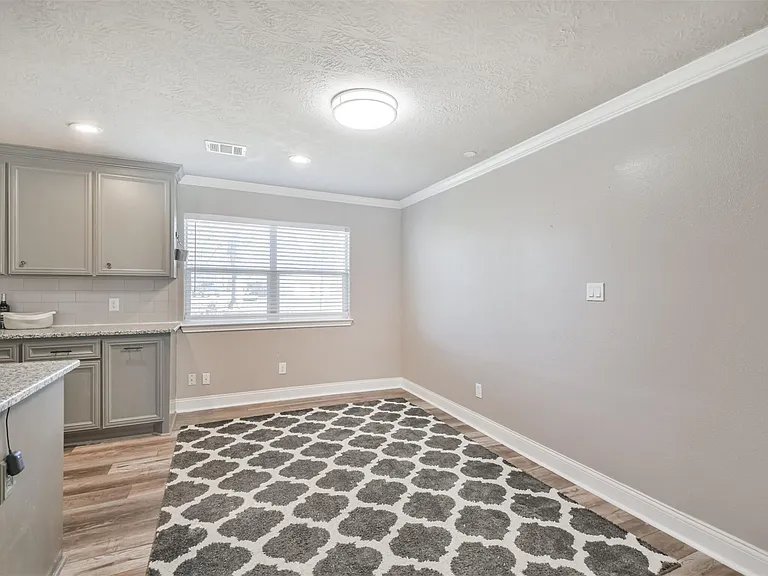24237 Creekwood Dr — Photo 16