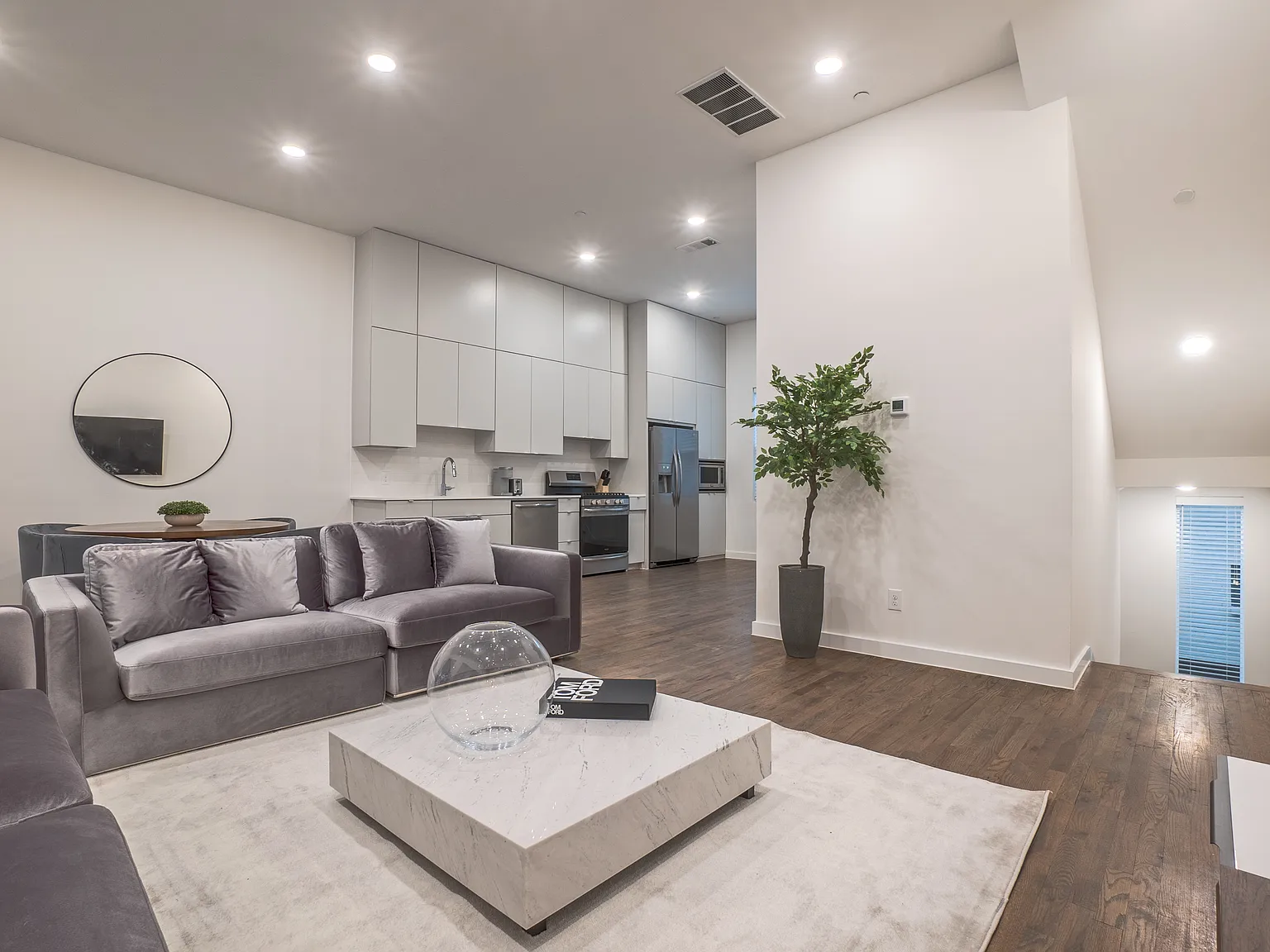 5002 San Jacinto Street — Photo 4