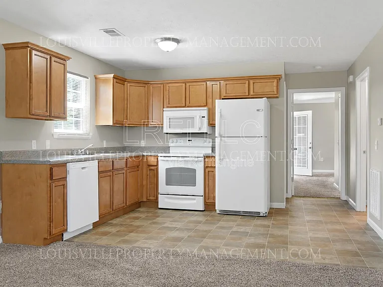 304 Keeneland Dr #1A — Photo 4