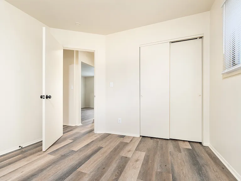 1921 SW E St #1921 — Photo 12