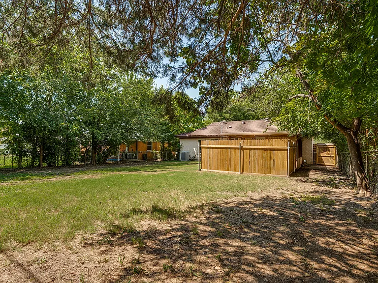 406 Freeman St — Photo 10