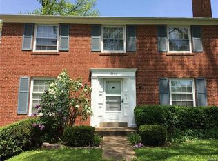 2900 Arlmont Dr, Saint Louis, MO 63121