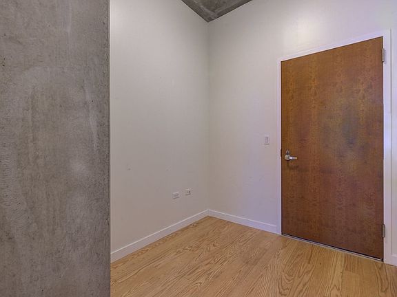 5th image of 235 W Van Buren St Unit 4516