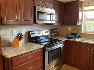 100 SE 6th Ave APT 203, Pompano Beach, FL 33060