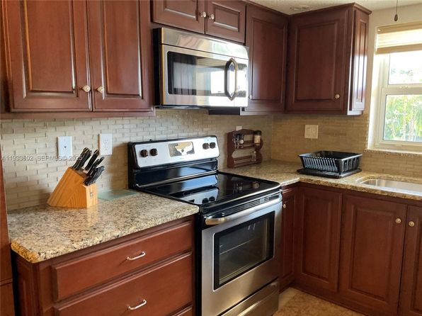 100 SE 6th Ave APT 203