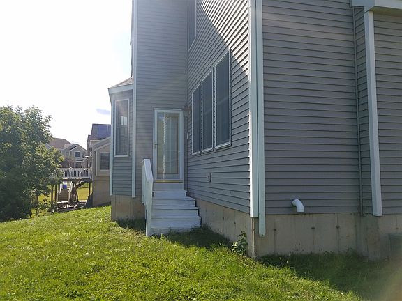 4th image of 13 Hilltop Dr