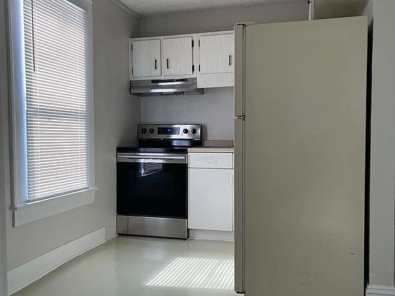 3rd image of 626 N Center St Unit 4
