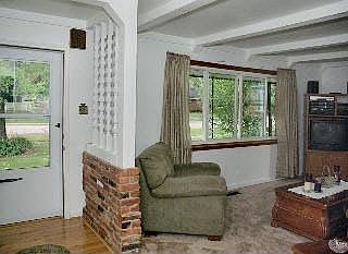 2nd image of 4460 Thackeray Rd