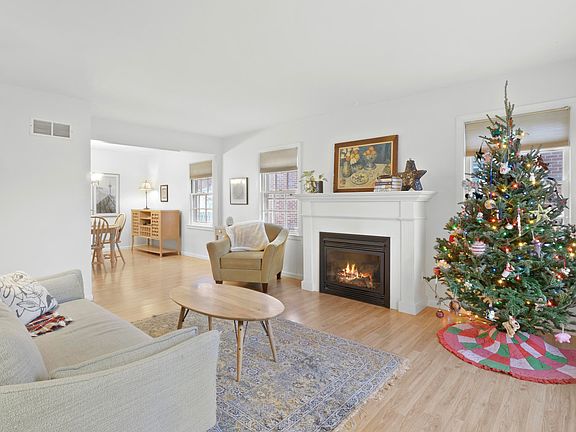 3rd image of 5060 N Idlewild Ave