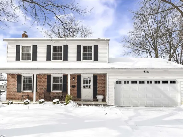 6352 Stafford Dr, North Olmsted, OH 44070