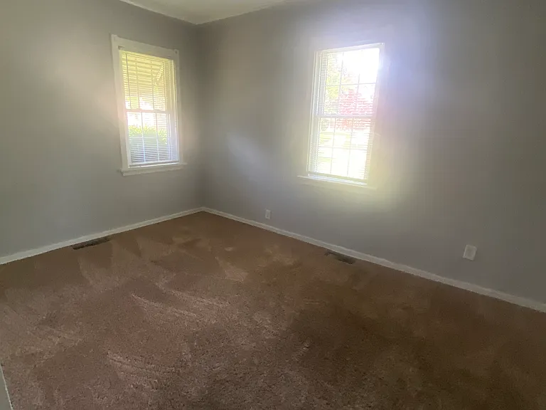 633 Foredale Ave — Photo 12