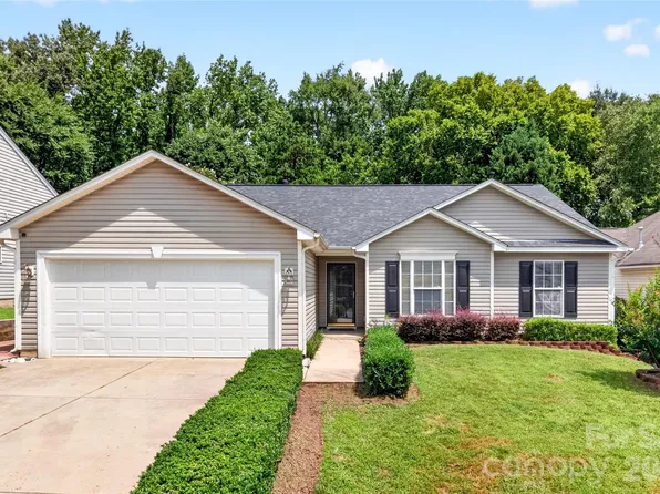 2627 Bridgeville Ln, Charlotte, NC 28262