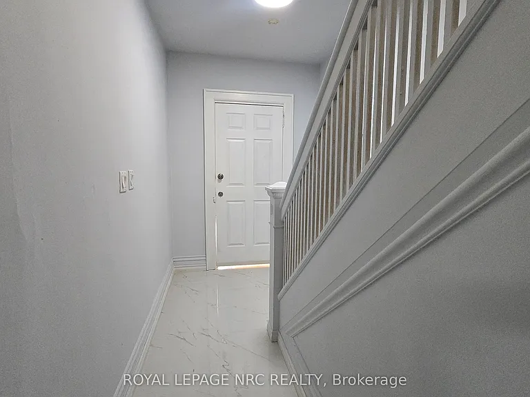 4425 Hiram St — Photo 5