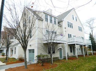 400 Cross St UNIT 203, Winchester, MA 01890