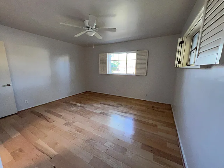 4239 E Flower St — Photo 25