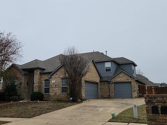 2nd image of 1301 Tanglewood Dr